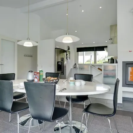 Aiyana - 530m From The Sea By Interhome *