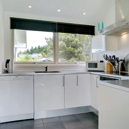 Aiyana - 530m From The Sea By Interhome *