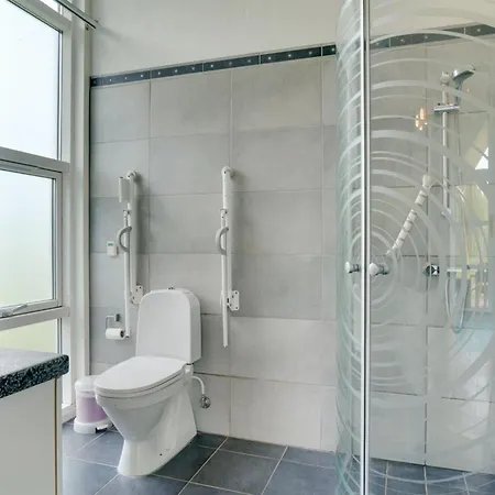 Aiyana - 530m From The Sea By Interhome